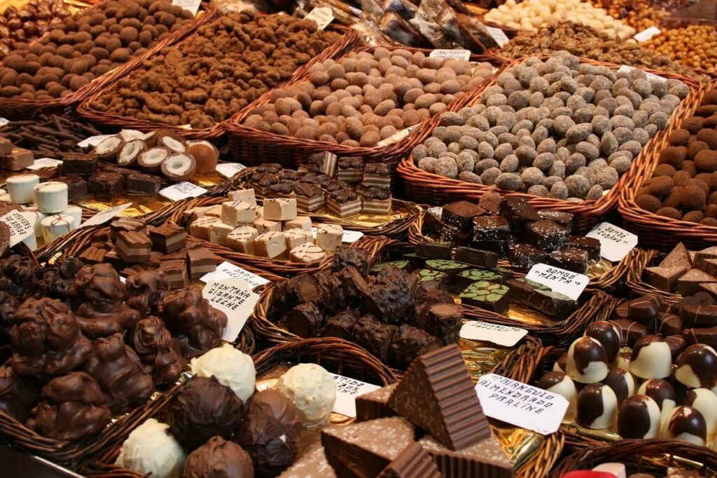 7 Biggest Chocolate Factories In The World - WhatDeWhat