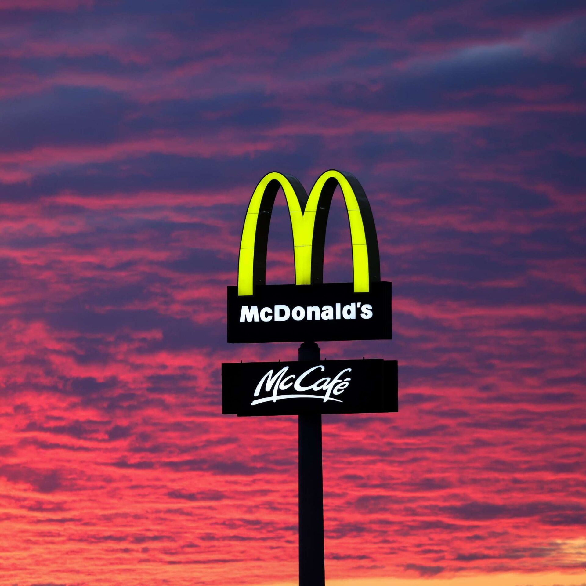 10 Most Famous Fast Food Brands In The World - WhatDeWhat