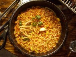 Disadvantages of Eating Instant Noodles