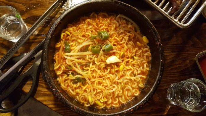 Disadvantages of Eating Instant Noodles